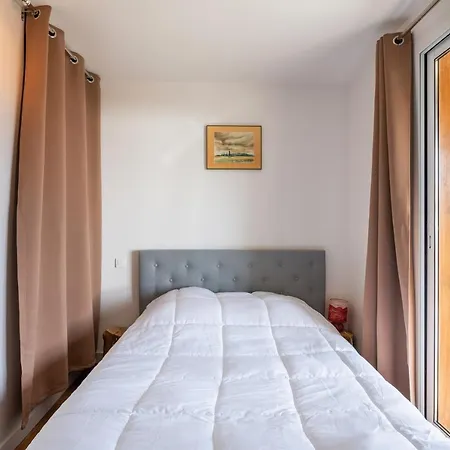 Des Eglantines Holiday home *
